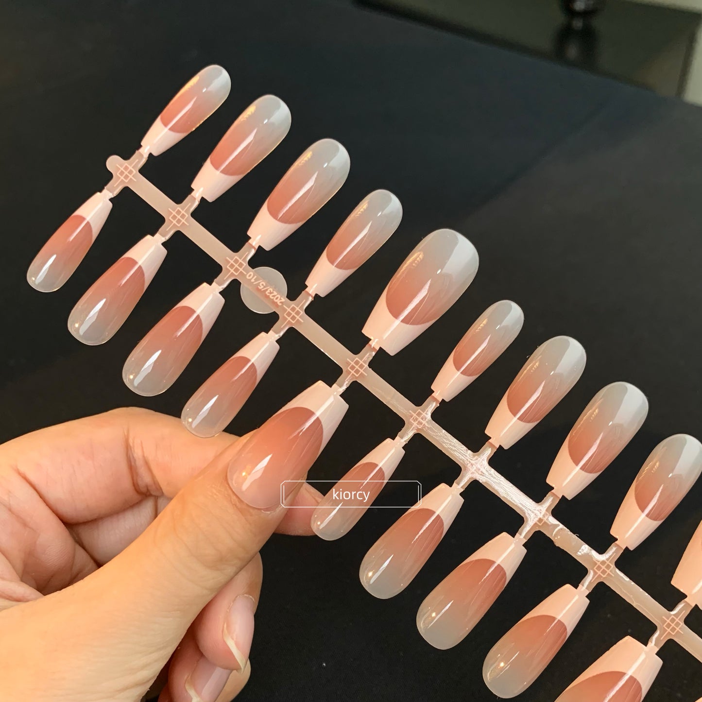 French tip press-on nails