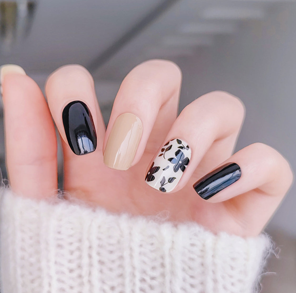 Black Blossom Delight Semicured Gel Nail Sticker Kit/NG177