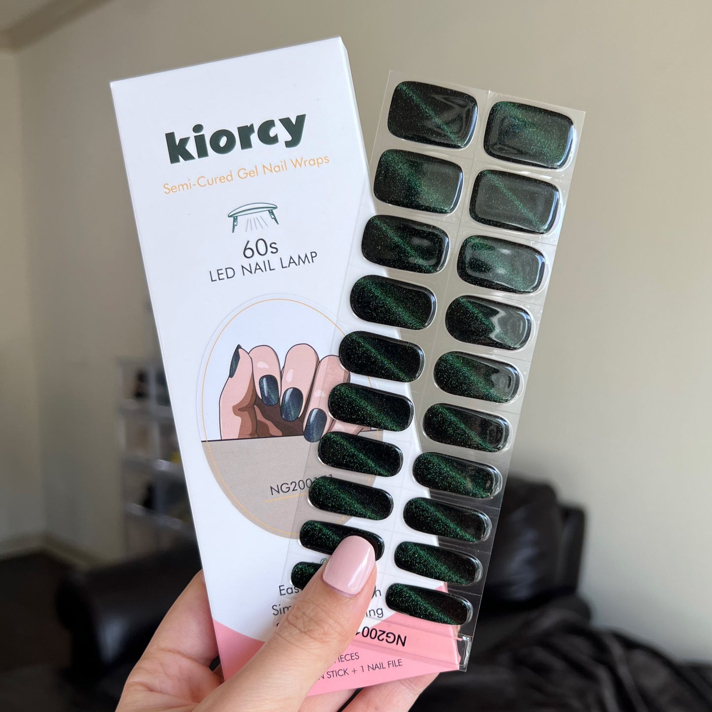 Emerald Green Cat Eye Semicured Gel Nail Sticker Kit/NG171